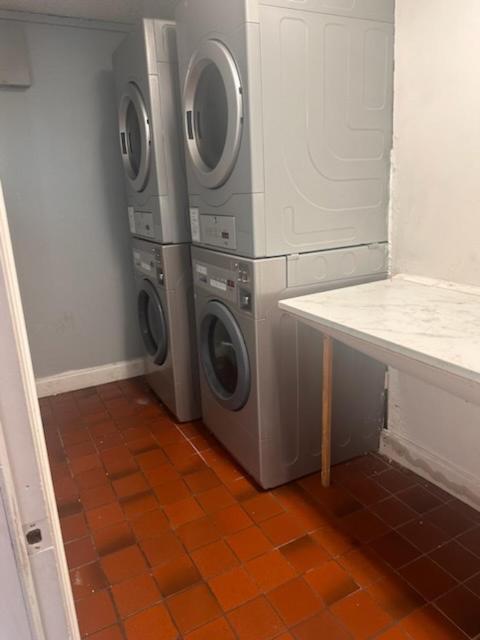 Suburban Studios by Choice Hotels: New Rooms with Kitchens & Premium Amenities Brunswick Exterior photo
